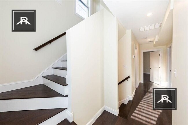 Building Photo - 6 bedroom in Medford MA 02155
