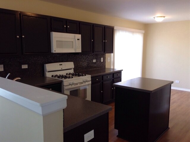 Building Photo - 790 Dogwood Ln