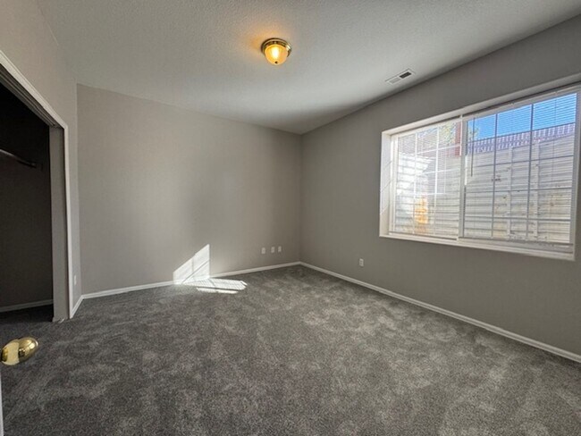 Building Photo - 710 Cima Vista Point