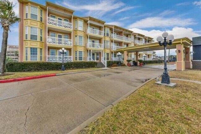 Building Photo - 6300 Seawall Blvd
