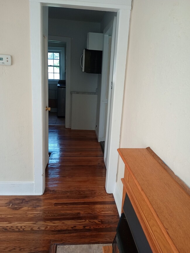 Building Photo - 108 E Chilhowie Ave