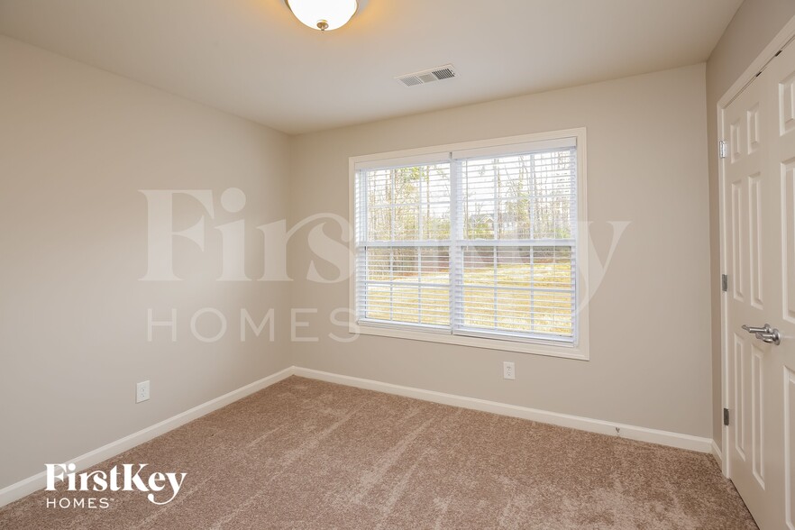 Building Photo - 63 Righteous Path