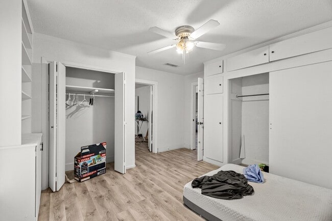 Building Photo - 1322 N Lincoln Ave