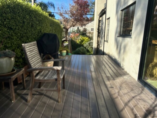 Building Photo - Charming Mill Valley Home Available Beginn...