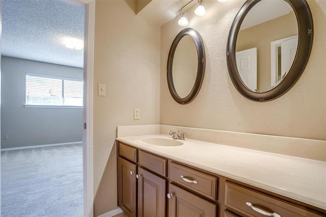 Building Photo - 4860 Ledgestone Ct