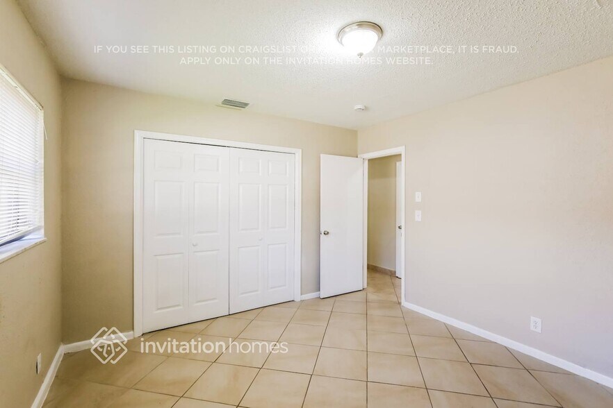 Building Photo - 5161 SW 19th St