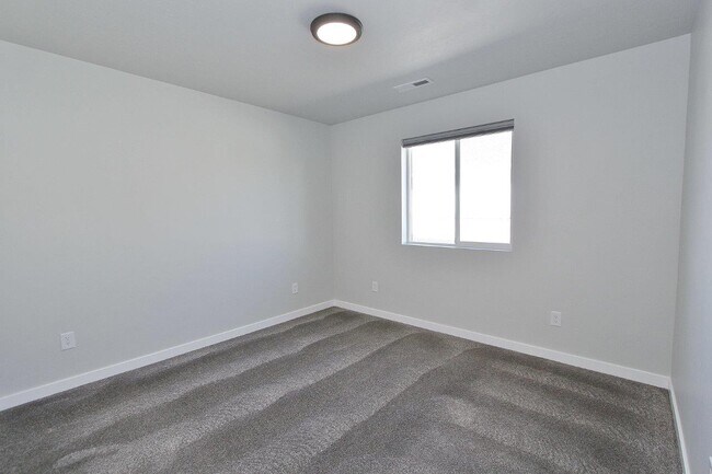 Building Photo - 2255 N Blue Marsh Wy