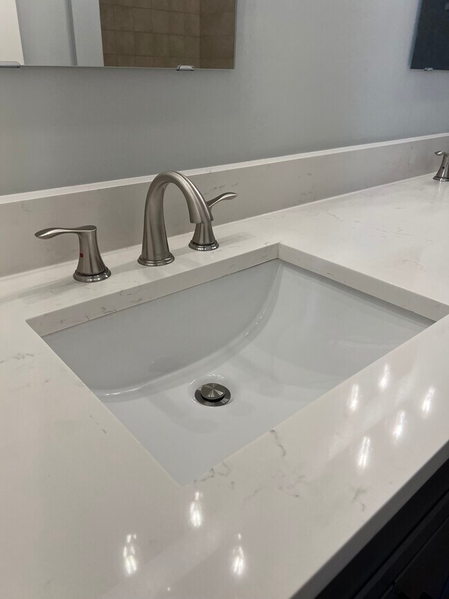 Building Photo - 400 17th St NW