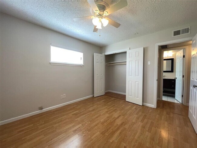 Building Photo - 1502 Heights Blvd