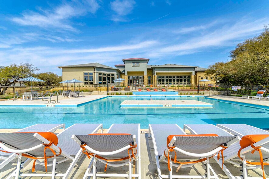 Retreat at Wolf Ranch 2323 Wolf Ranch Pky TX 78628