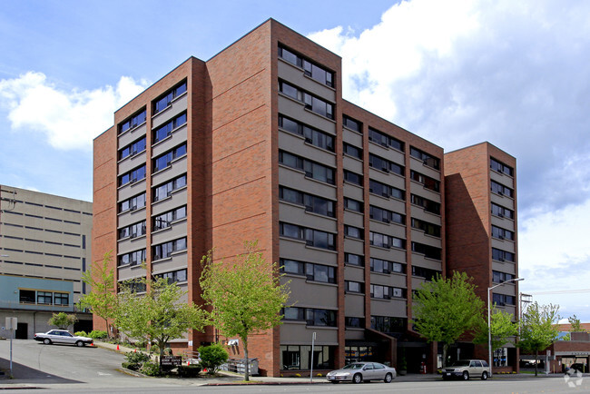 Building Photo - Broadway Plaza