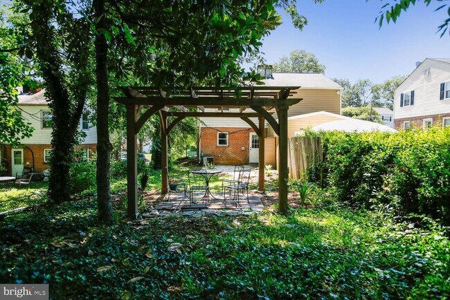 Building Photo - 5810 Fifer Dr
