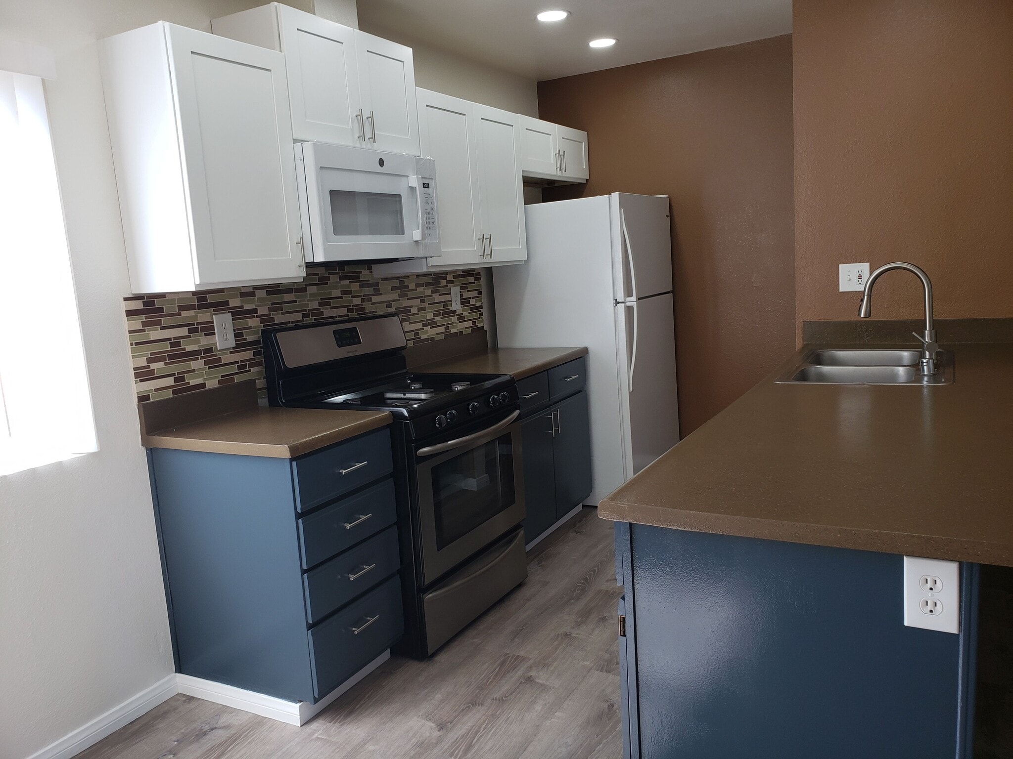 Building Photo - 1261 Victor St