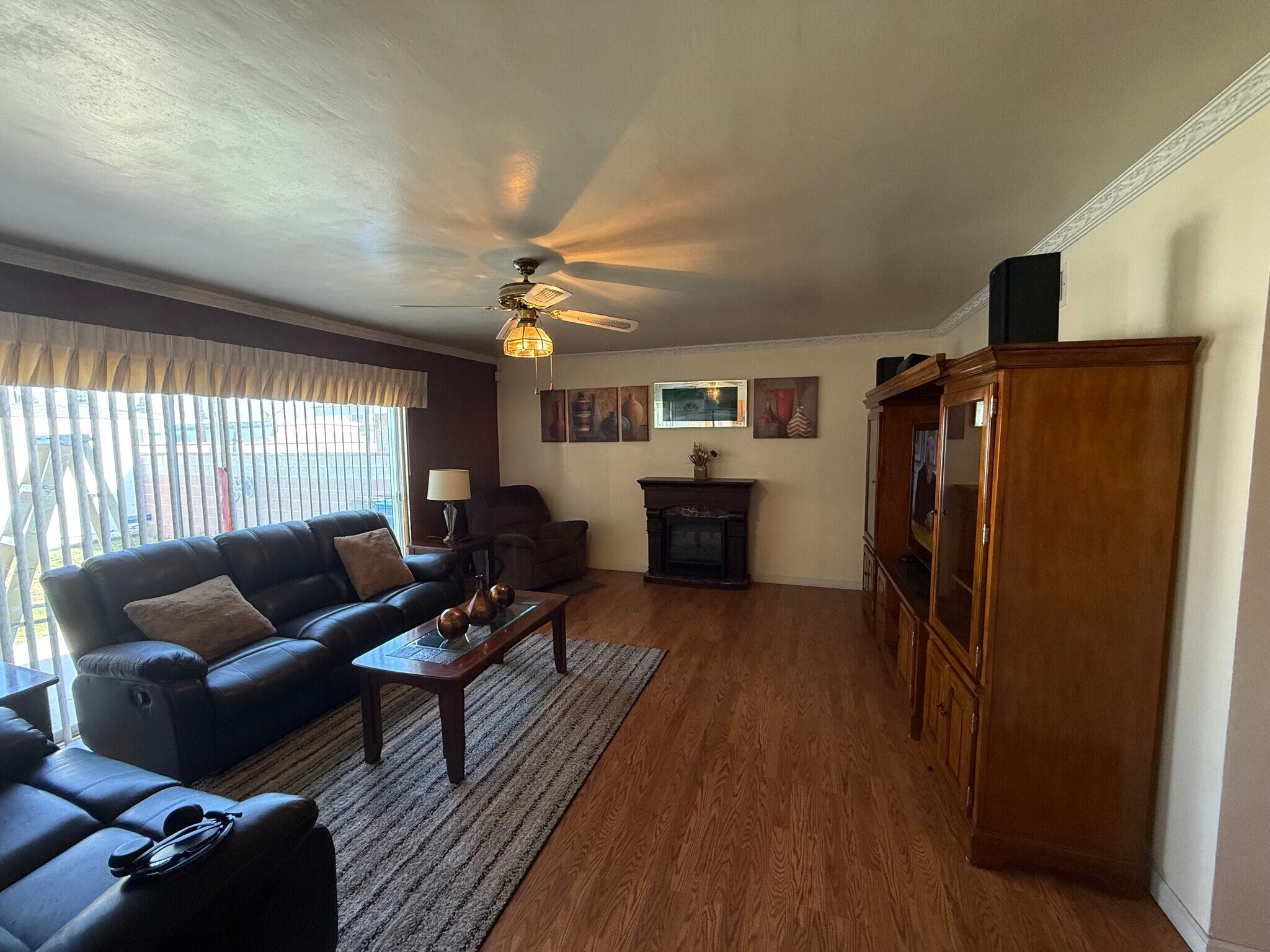 Building Photo - 8917 Reydon St