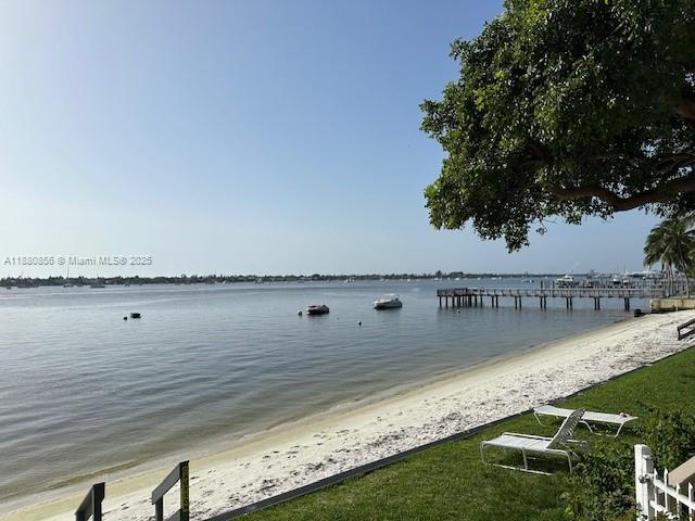 Building Photo - 5600 N Flagler Dr