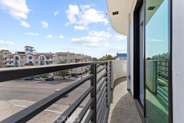 Building Photo - 4383 Sepulveda Blvd