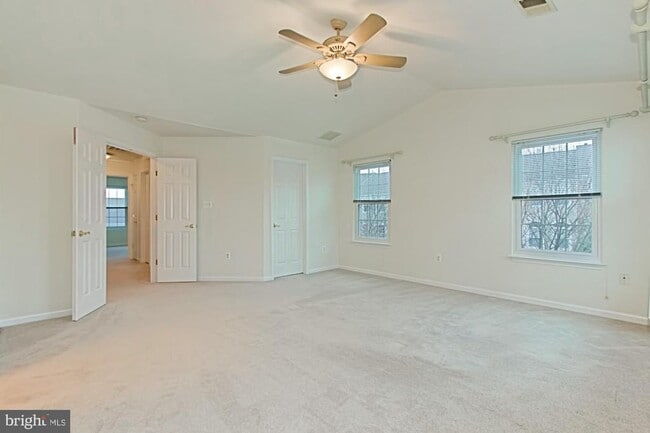 Building Photo - 20748 Hollow Falls Terrace