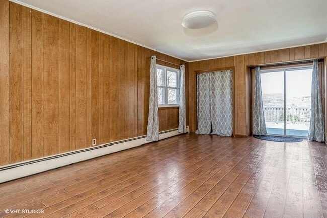 Building Photo - 126 Linden Ln