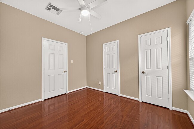 Building Photo - 3223 Legends Creek Dr
