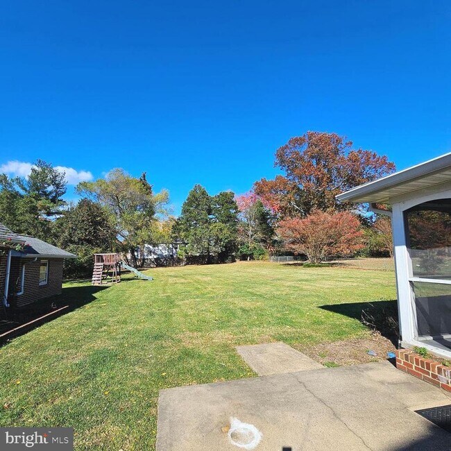 Building Photo - 5940 6th St