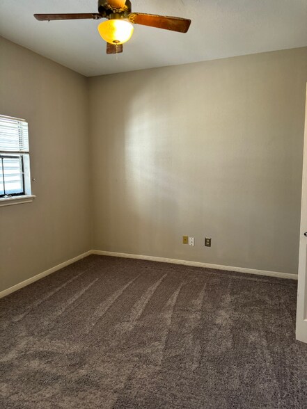 Building Photo - 3025 Quail Springs Rd