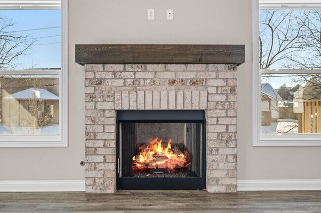 Building Photo - 441 Friendly Ave