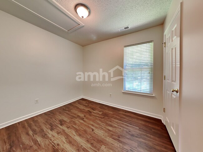 Building Photo - 6308 Dumont Ln