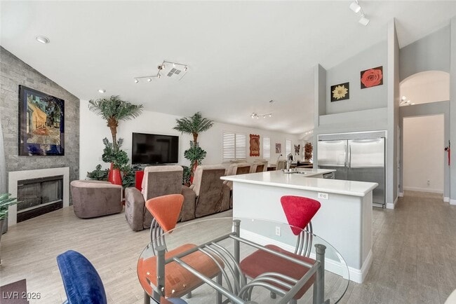 Building Photo - 1404 Sun Copper Dr