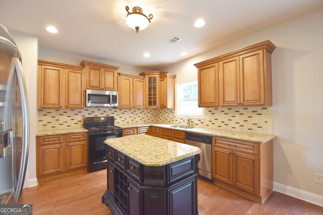 Building Photo - 606 Blackburn Ln