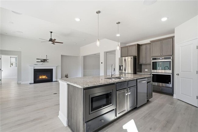 Building Photo - 7040 Ansley Pk Wy