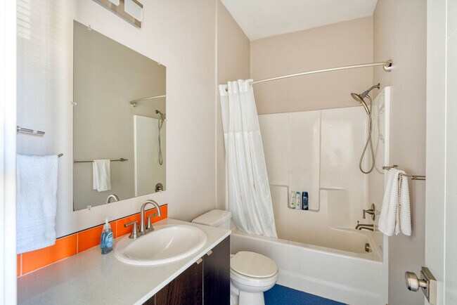 Building Photo - 1428 SE 19th Ave