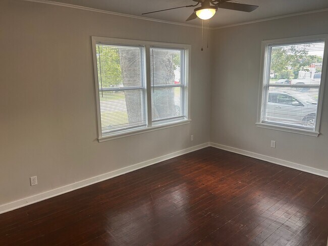 Building Photo - 714 S Norwood Ave
