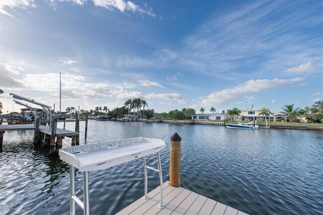 Building Photo - 4900 38th Way S