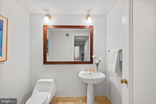 Building Photo - 1155 23rd St NW
