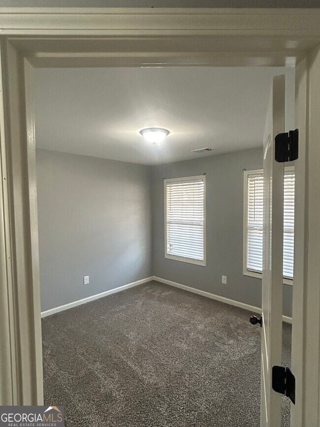 Building Photo - 149 Peak Ct.