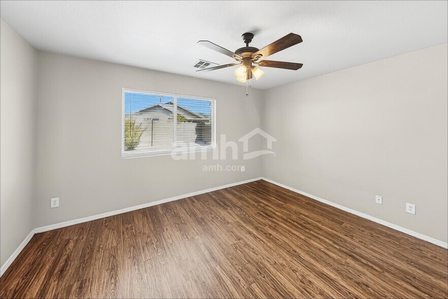 Building Photo - 16660 W Cottonwood St