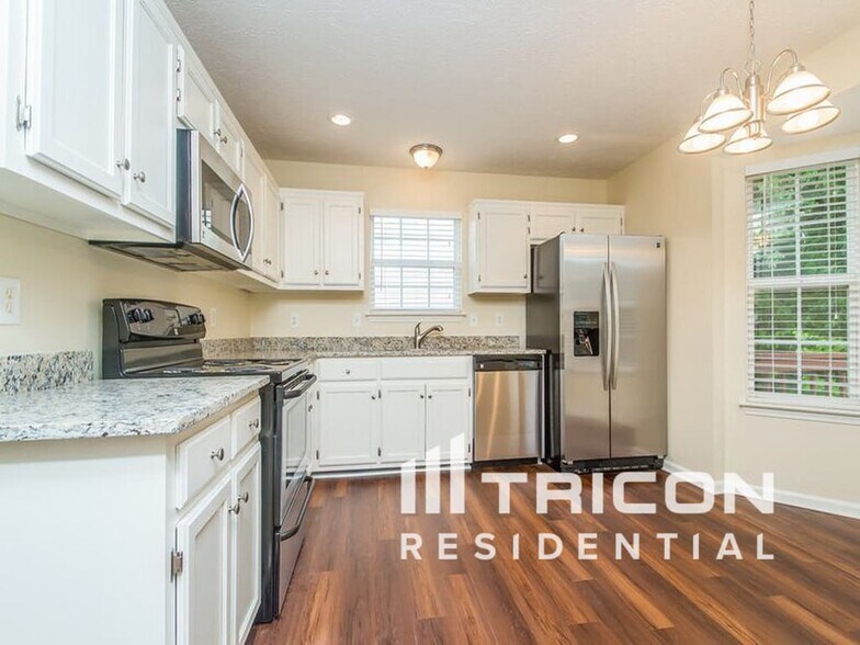 Building Photo - 3204 W Yorkshire Ct