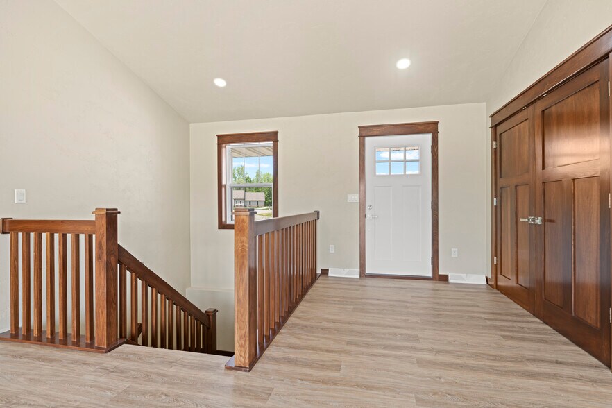 Building Photo - 5373 Pasture Ct