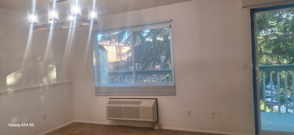 Building Photo - 310 S 174th Pl