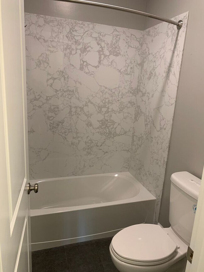 Building Photo - Gorgeous 4 Bedroom 3 Bathroom Single Level New Construction Home in Northeast Santa Rosa