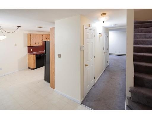 Building Photo - 261 Twin Lakes Dr