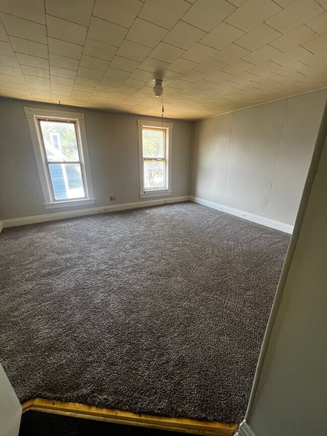 Building Photo - 1420 W 37th Ave