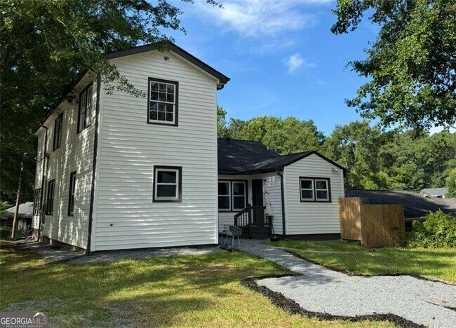 Building Photo - 1687 Porter Dr NW