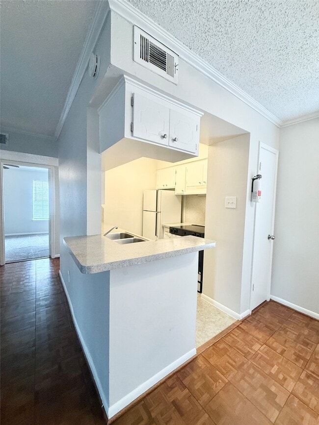 Building Photo - 3902 Mandell St