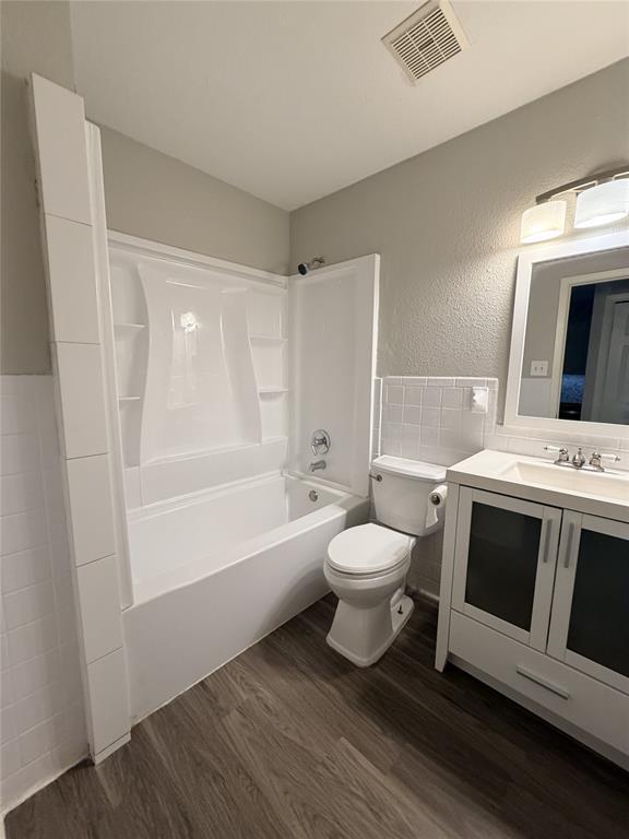 Building Photo - 10615 Golden Quail Dr
