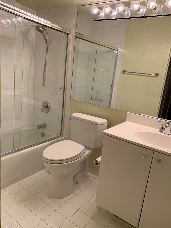 Building Photo - 1313 N Ritchie Ct