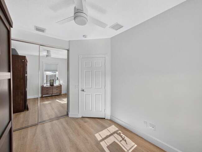 Building Photo - 2785 E Community Dr