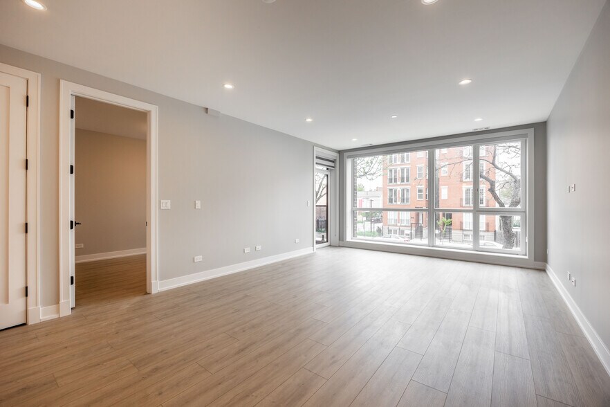 Building Photo - 2354 W Polk St