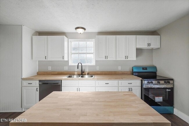 Building Photo - 216 Dameron Ave