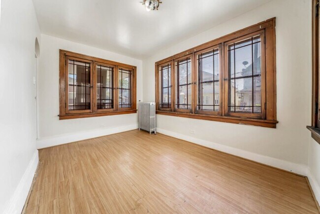 Building Photo - 3402 Roehl Ave